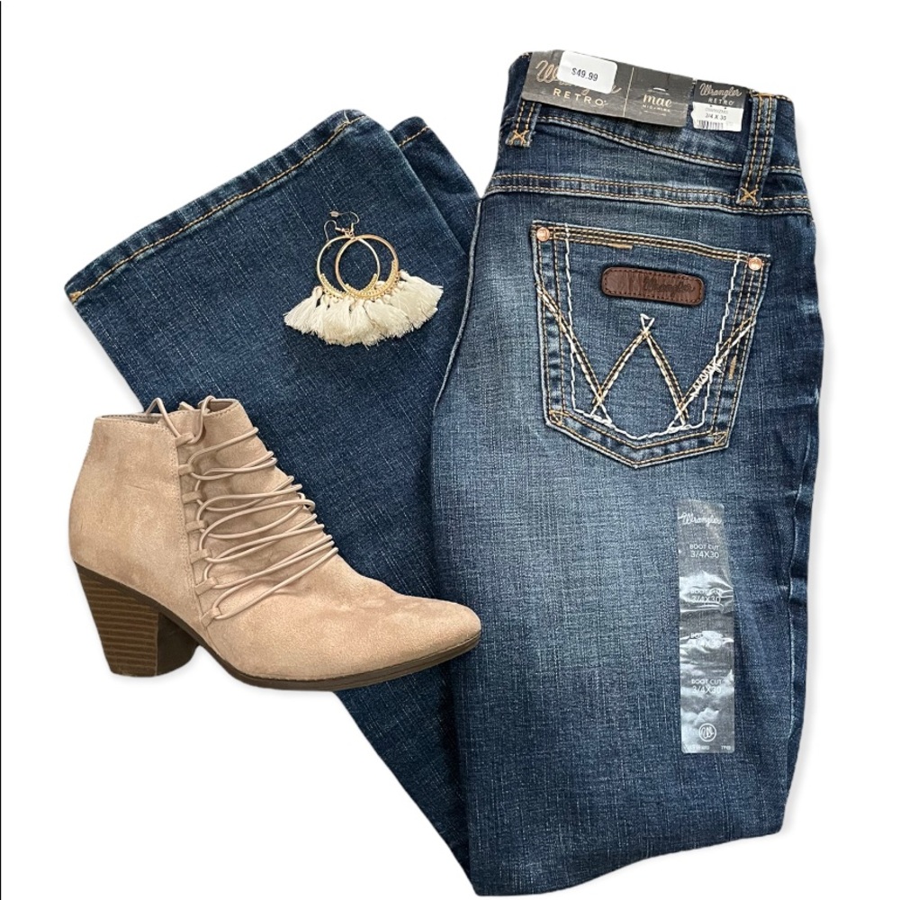 Wrangler Mae bootcut new with tags ! Size 3/4 x 30